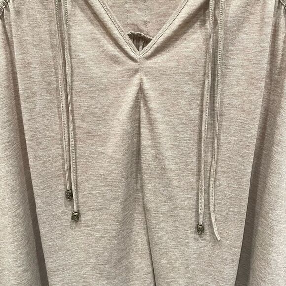 Miss Me Heathered Knit V-Neck Top - Size: XS - Picture 6 of 9